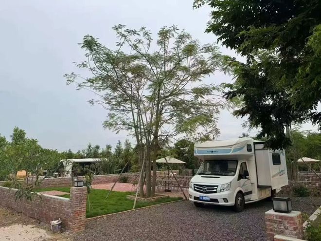 们把房车改成移动的家新葡京不买房不租房我(图10)