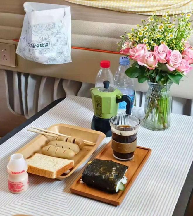 们把房车改成移动的家新葡京不买房不租房我(图9)